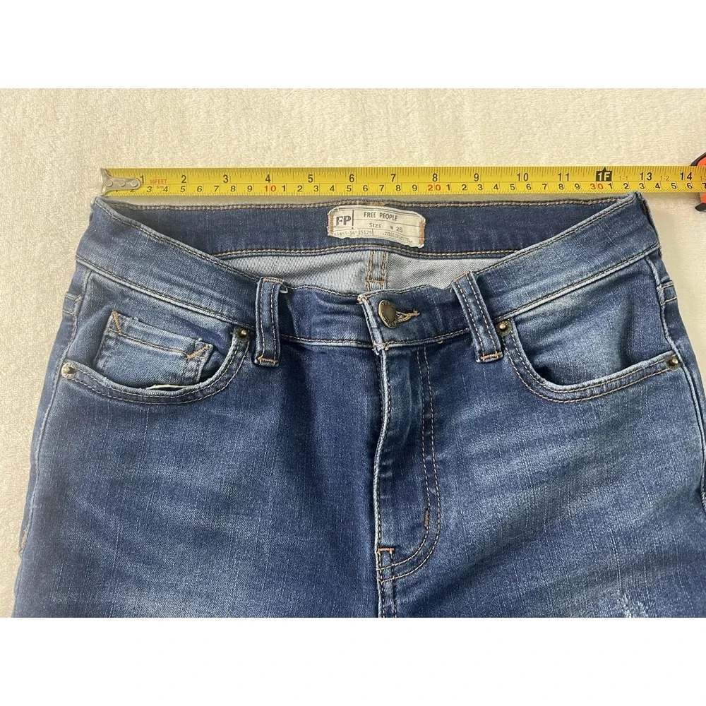 Free People Raw Hem High Rise Jeans Womens Size 26‎ Fringe Crop Ankle Boho Blue